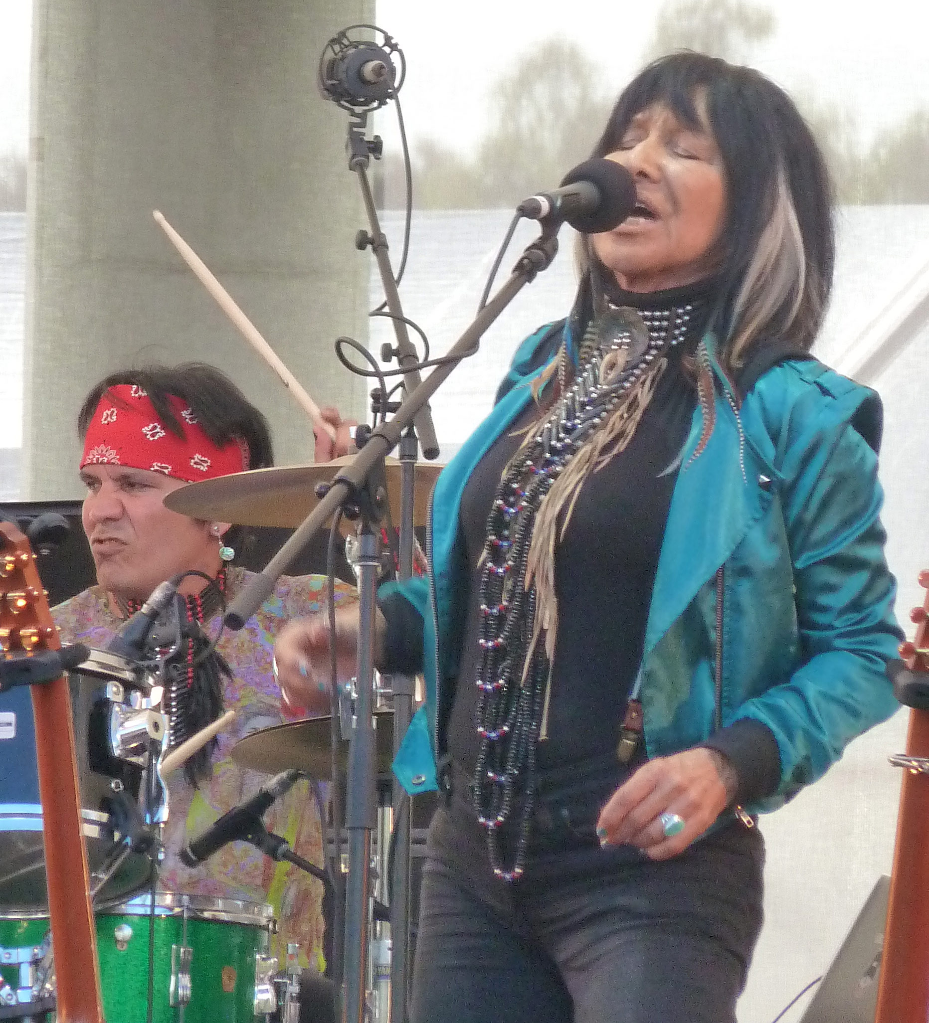 BuffyStMarie2015-03-11BotanicParkAdelaideAustralia (1).jpg